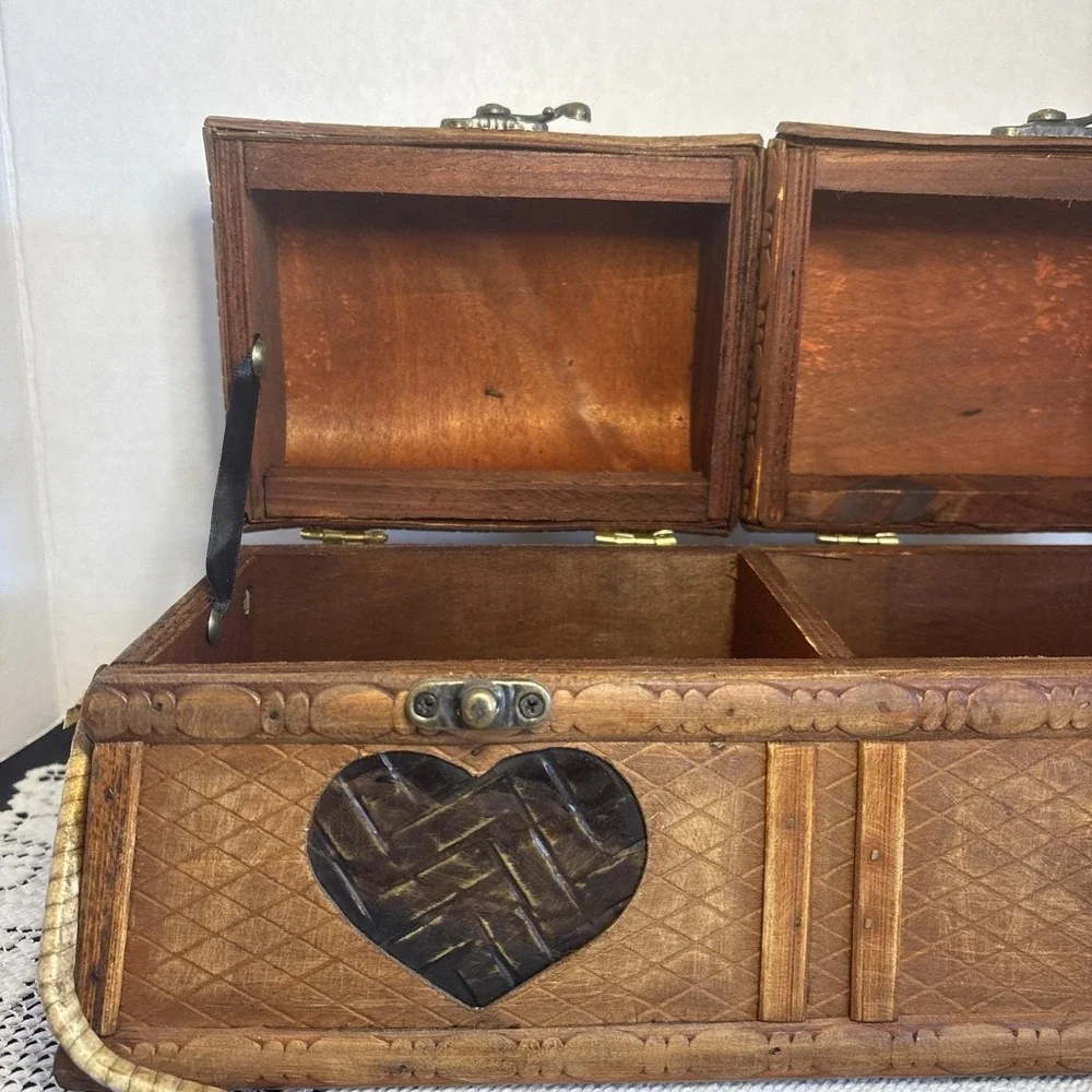 VTG Boho Woven Bamboo & Wood Decorative Keepsake Box with Brass Latches dome Lid